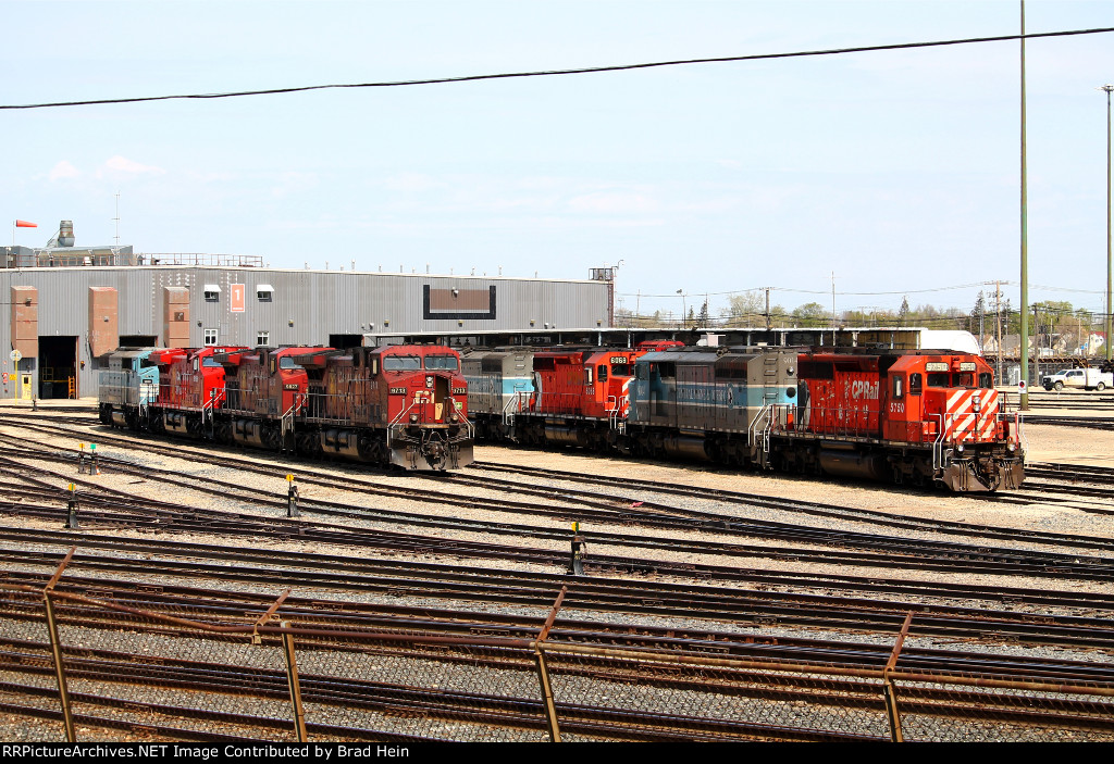 CP 5750 and Company at Winnipeg